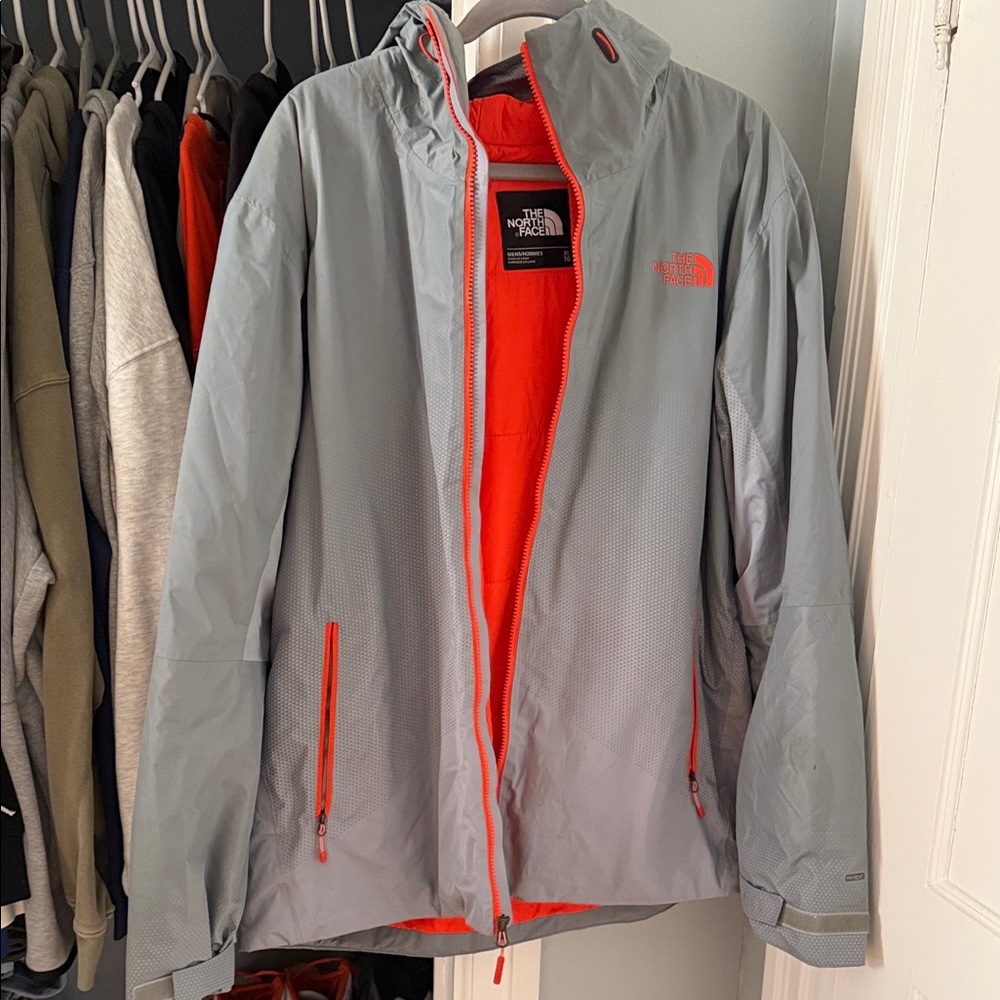 The North Face Men's Light Gray and Bright Orange Raincoat